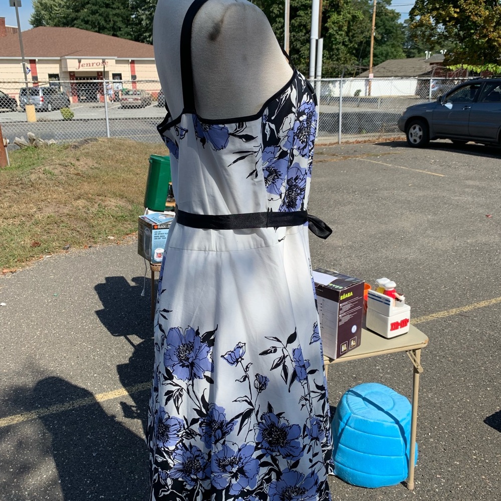 Dress barn Sun Tag dress. - Picture 3 of 7